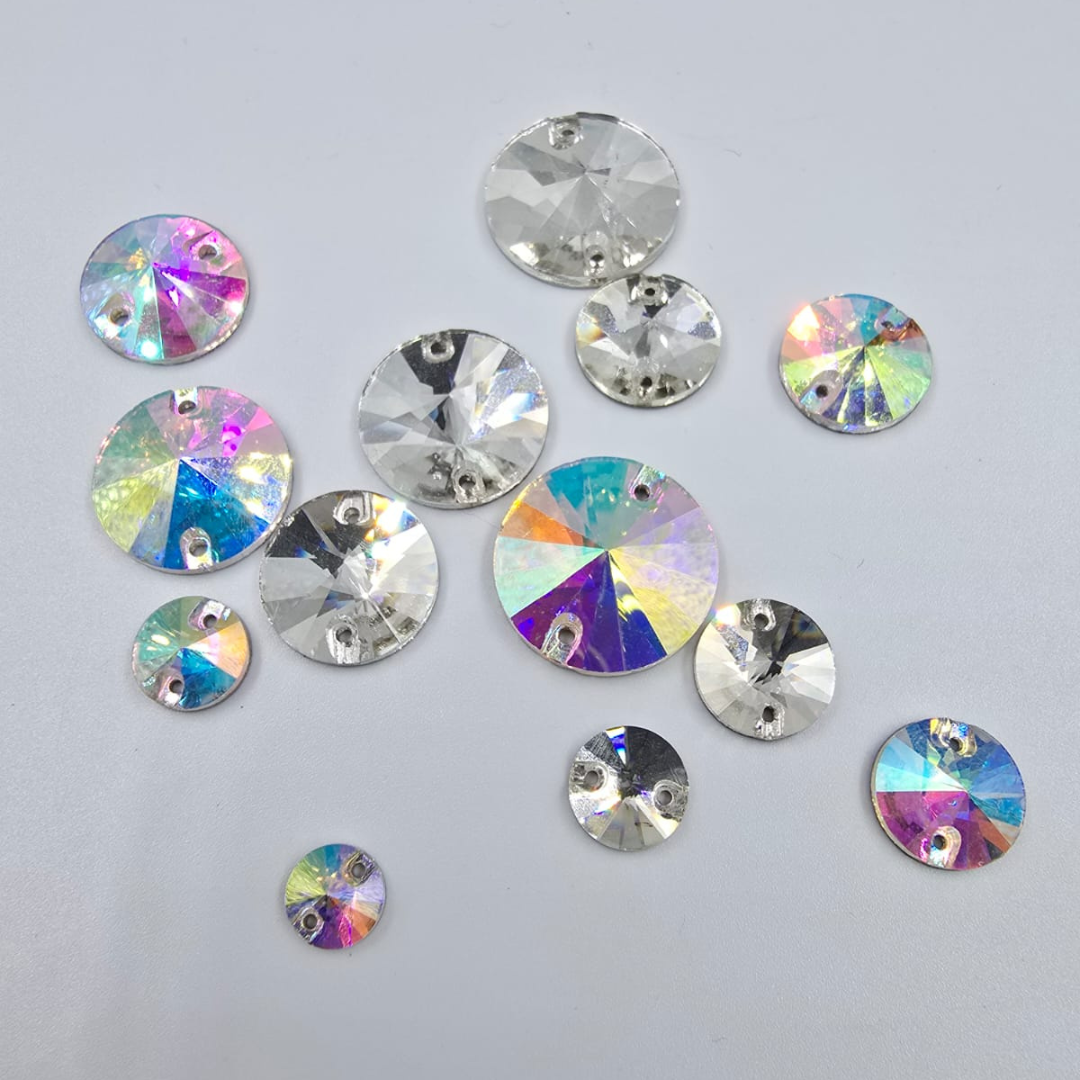 PIETRE DE CUSUT ARGINTII SI MULTICOLOR DE STICLA