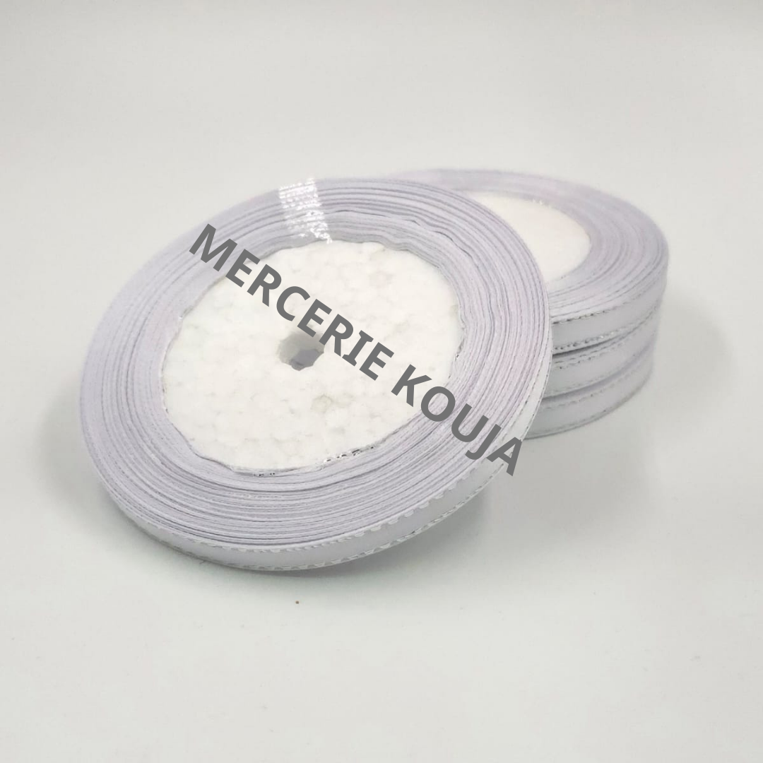 BANDA SATEN CU FIR ARGINTIU LAME