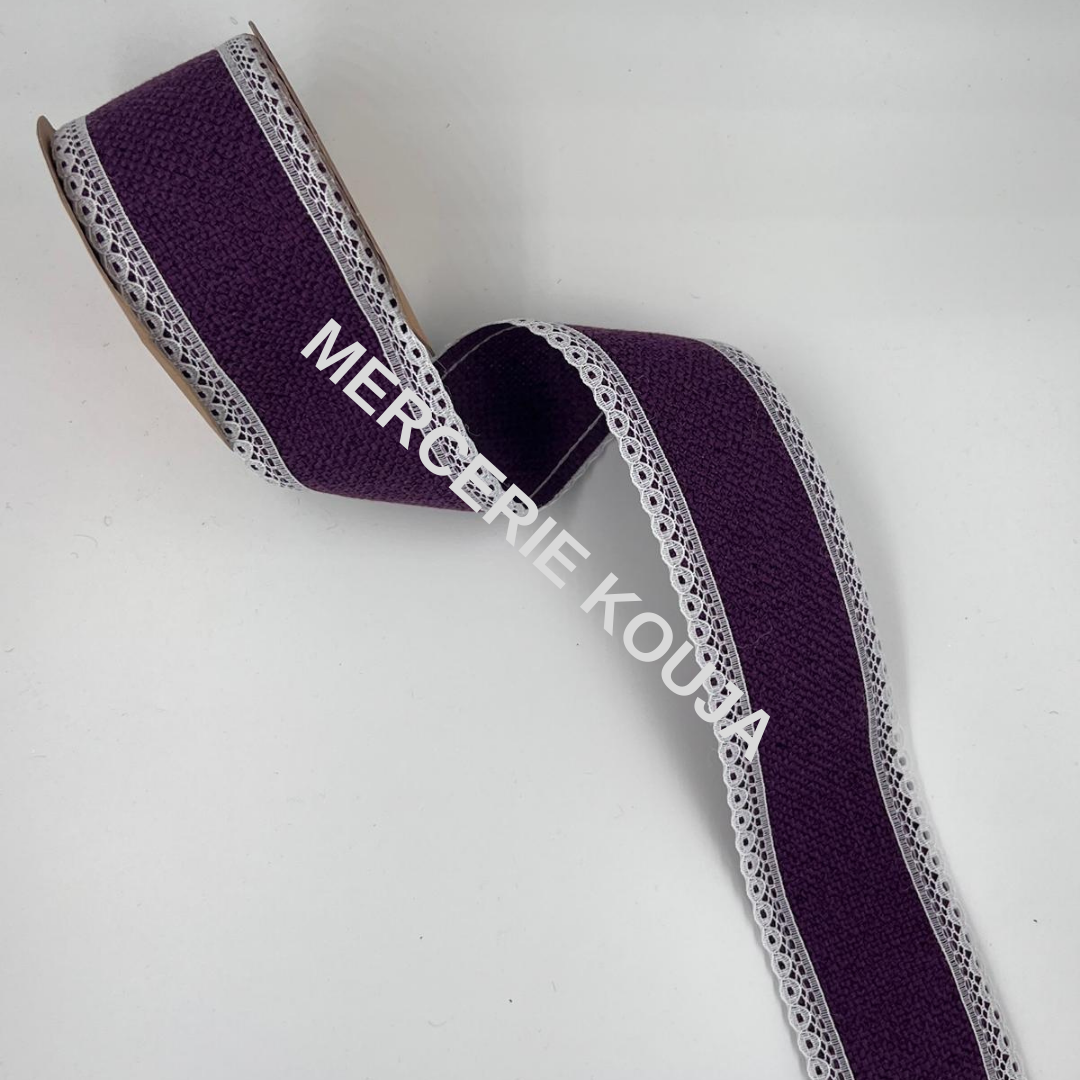 BANDA IUTA CU DANTELA