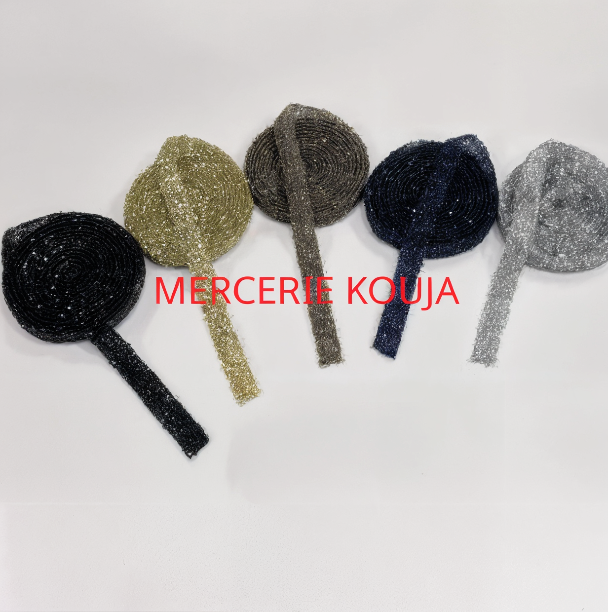 BANDA STRAS CU MARGELE DE LIPIT