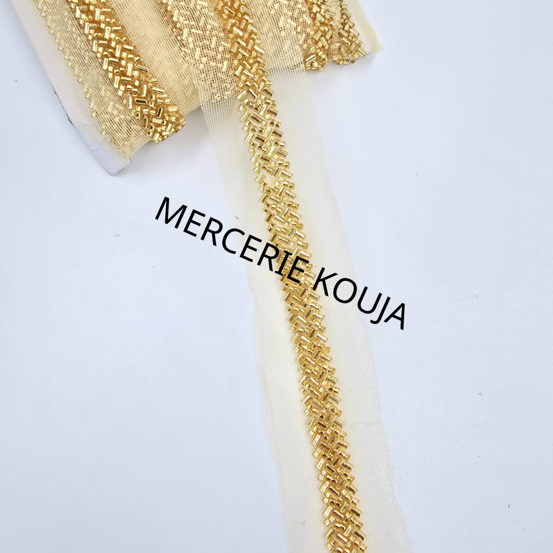 BANDA DIN TULL SI MARGELE STRAS