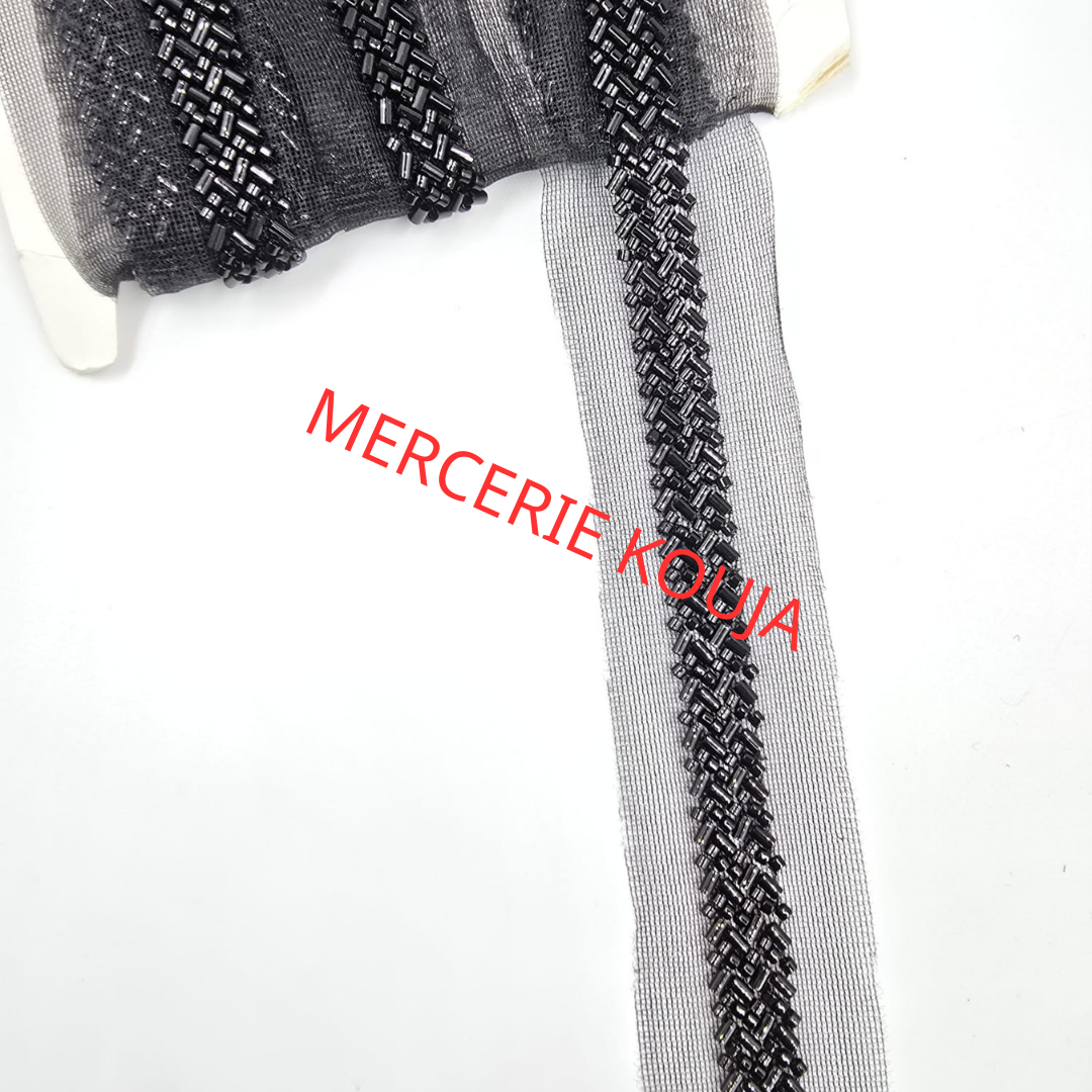 BANDA DIN TULL SI MARGELE STRAS