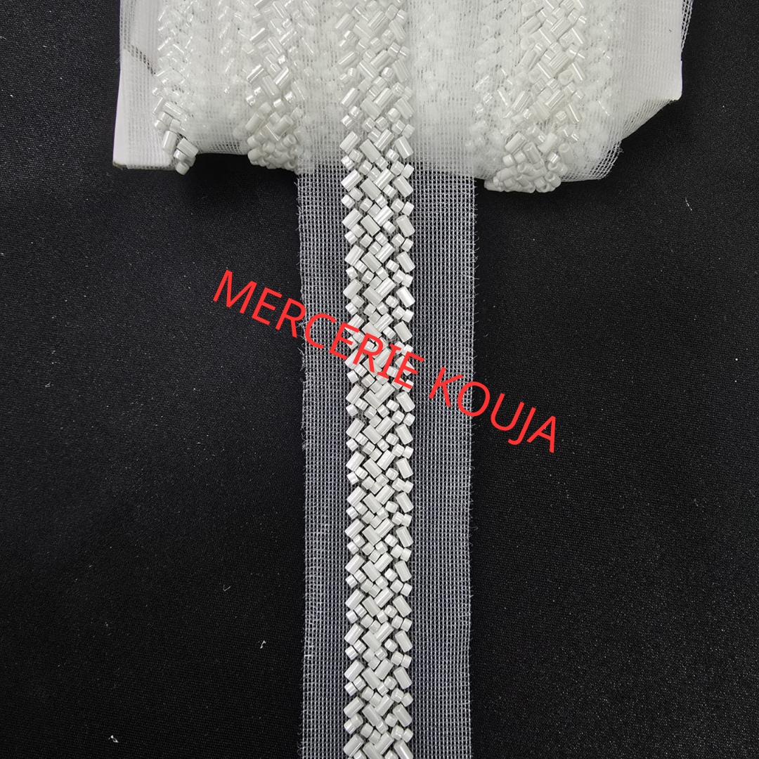 BANDA DIN TULL SI MARGELE STRAS