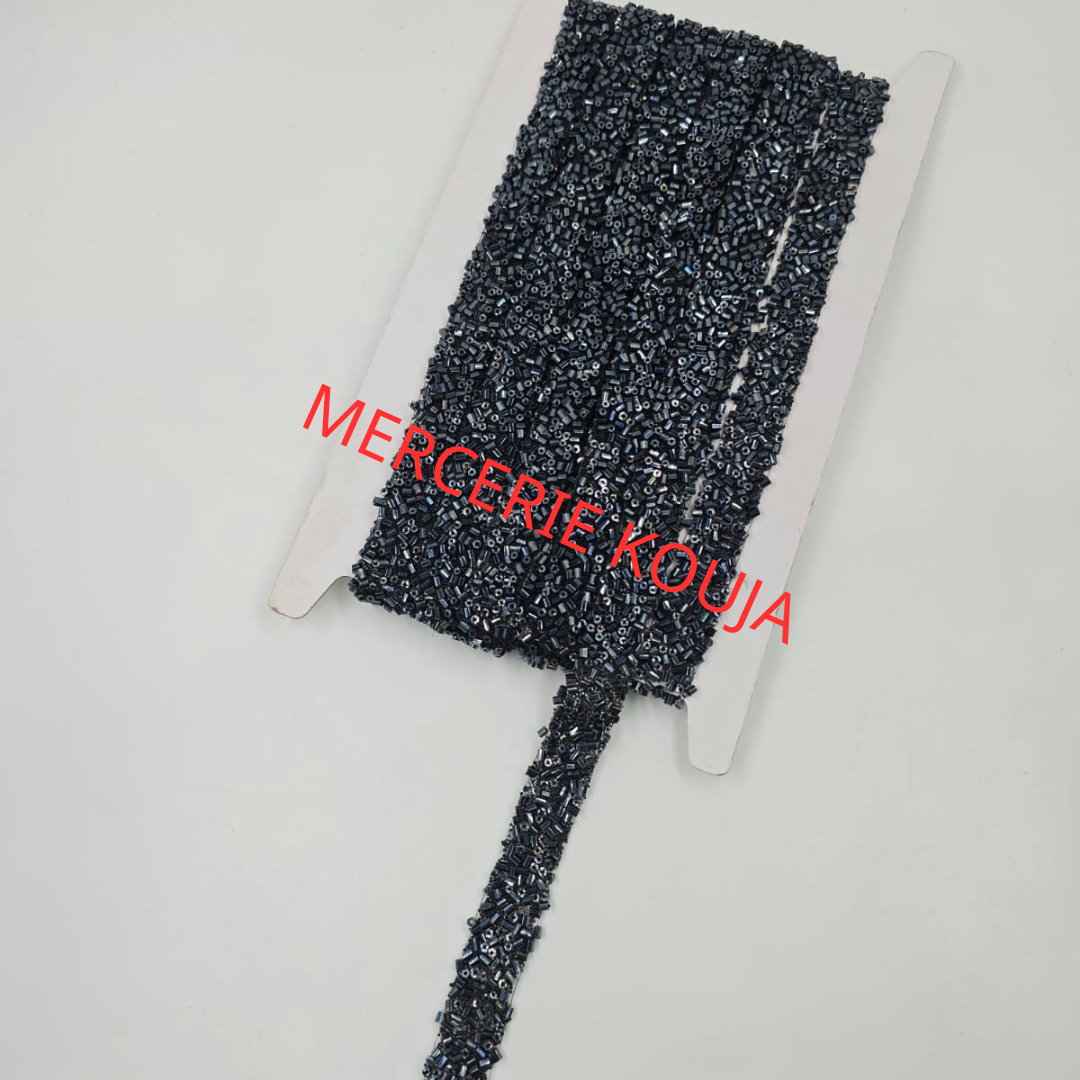 BANDA STRAS CU MARGELE DE LIPIT