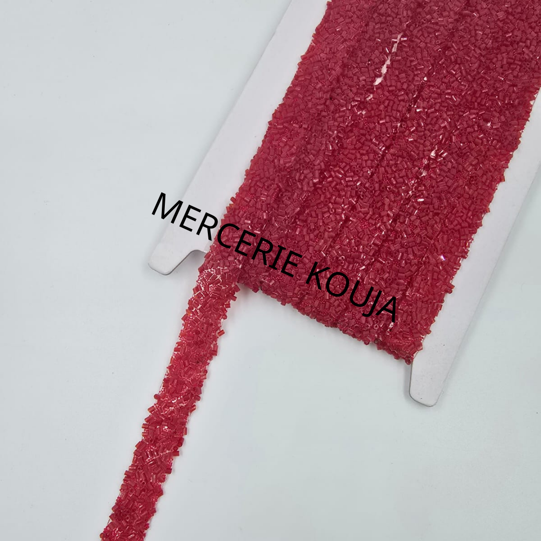 BANDA STRAS CU MARGELE DE LIPIT