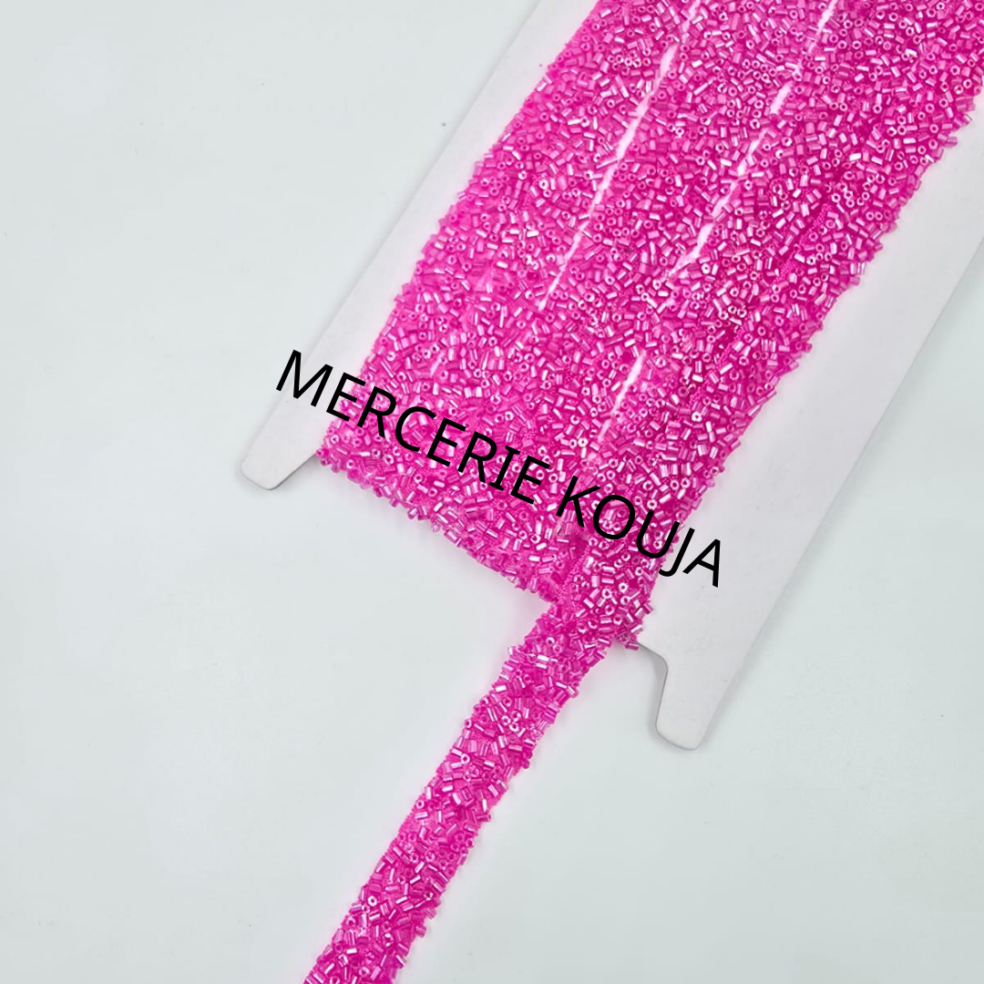 BANDA STRAS CU MARGELE DE LIPIT