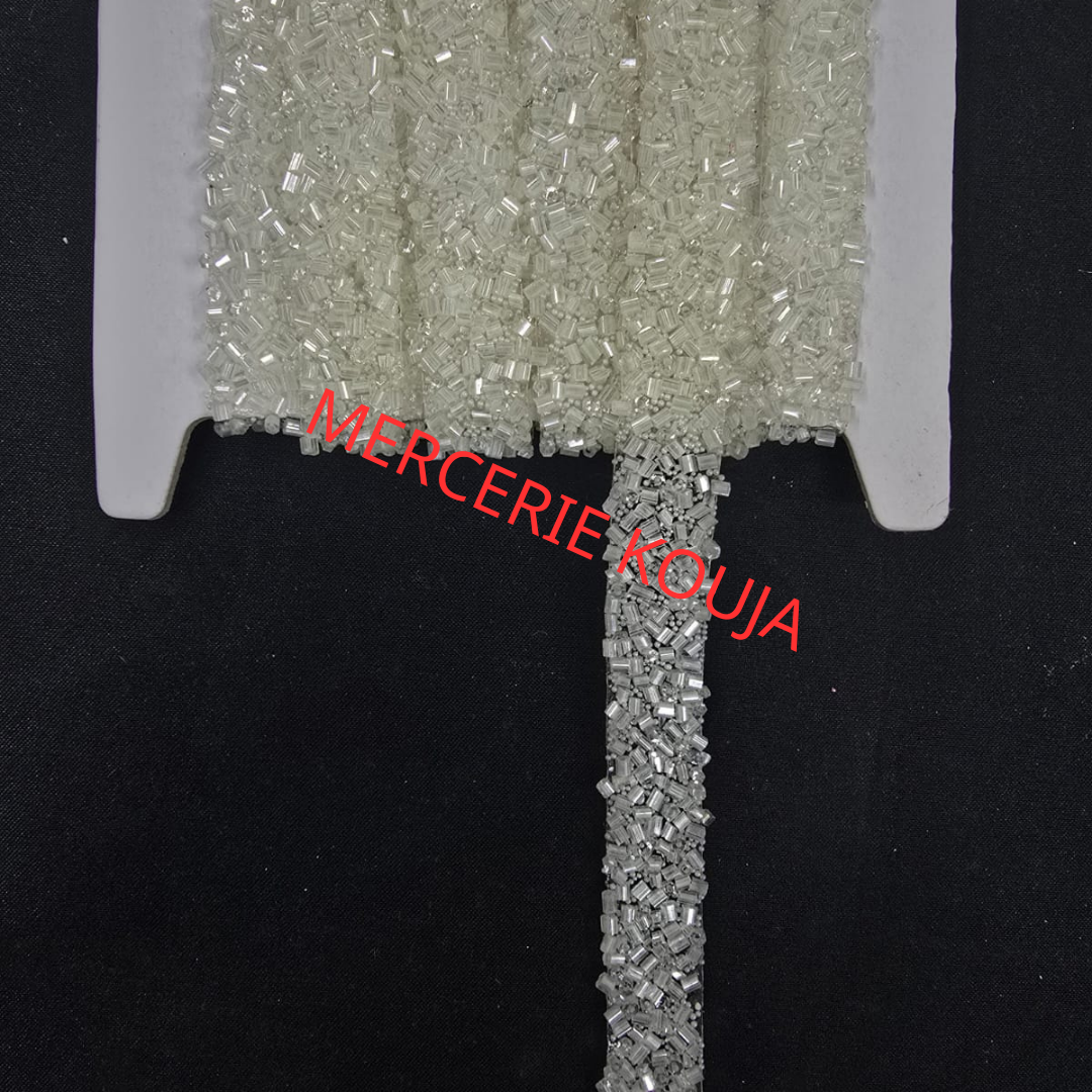 BANDA STRAS CU MARGELE DE LIPIT